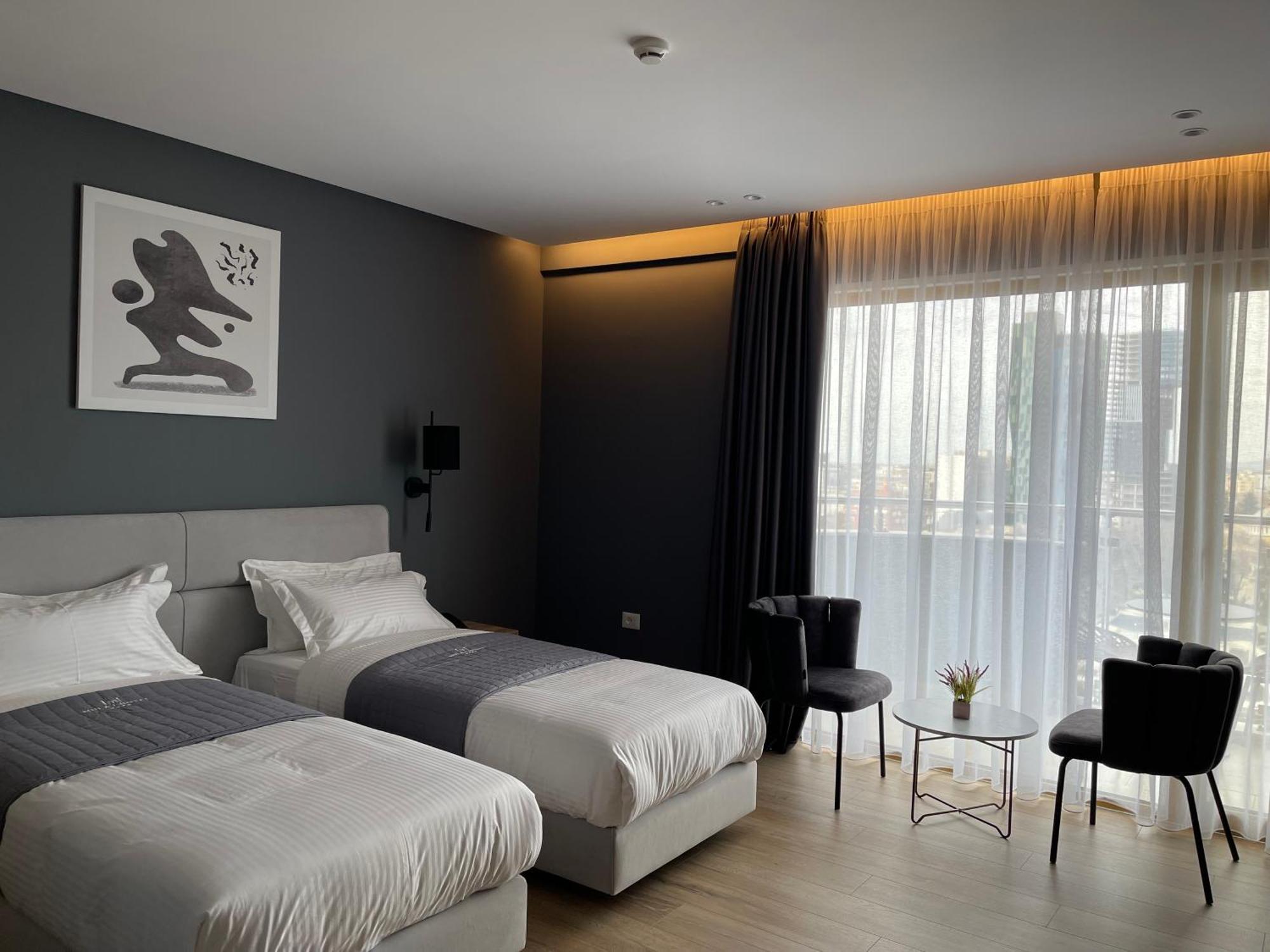 Mulaj Hotel Тирана Екстер'єр фото