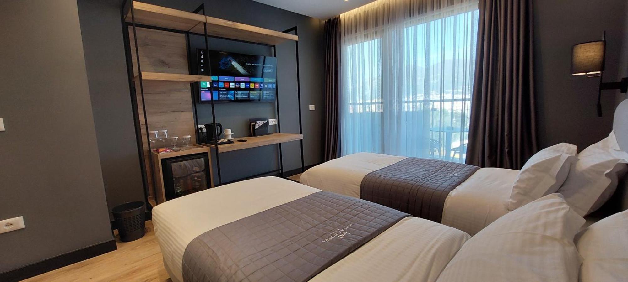 Mulaj Hotel Тирана Екстер'єр фото