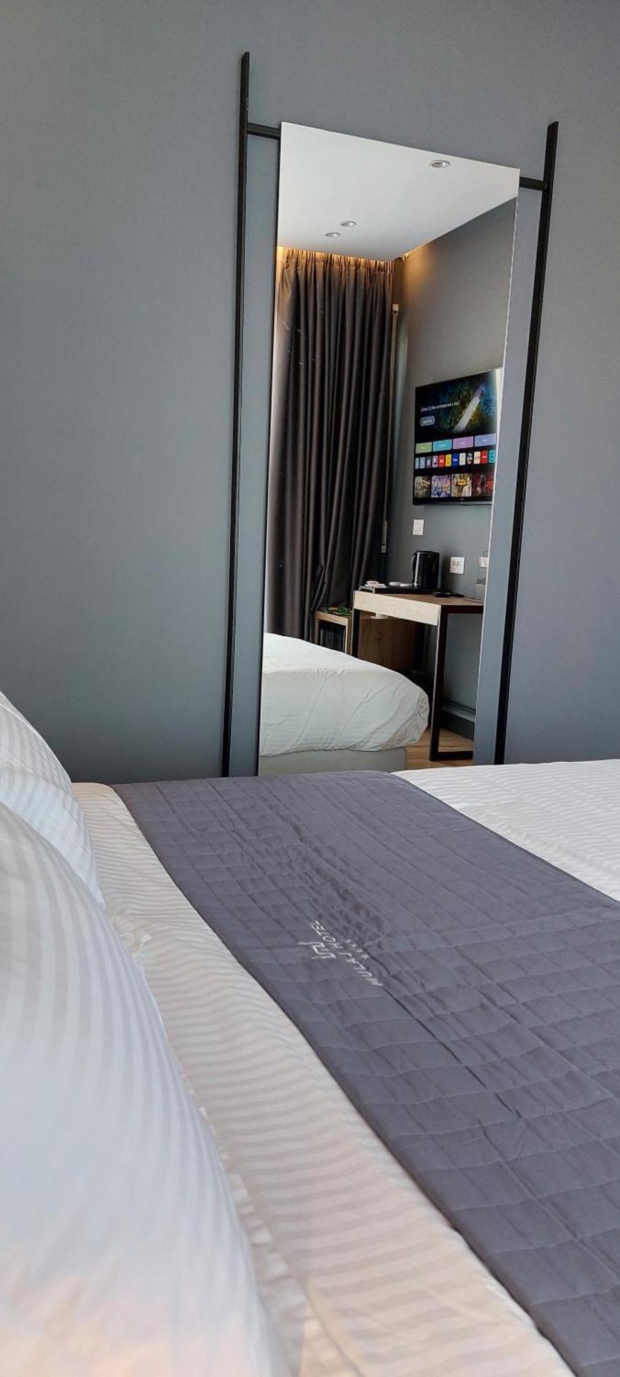 Mulaj Hotel Тирана Екстер'єр фото