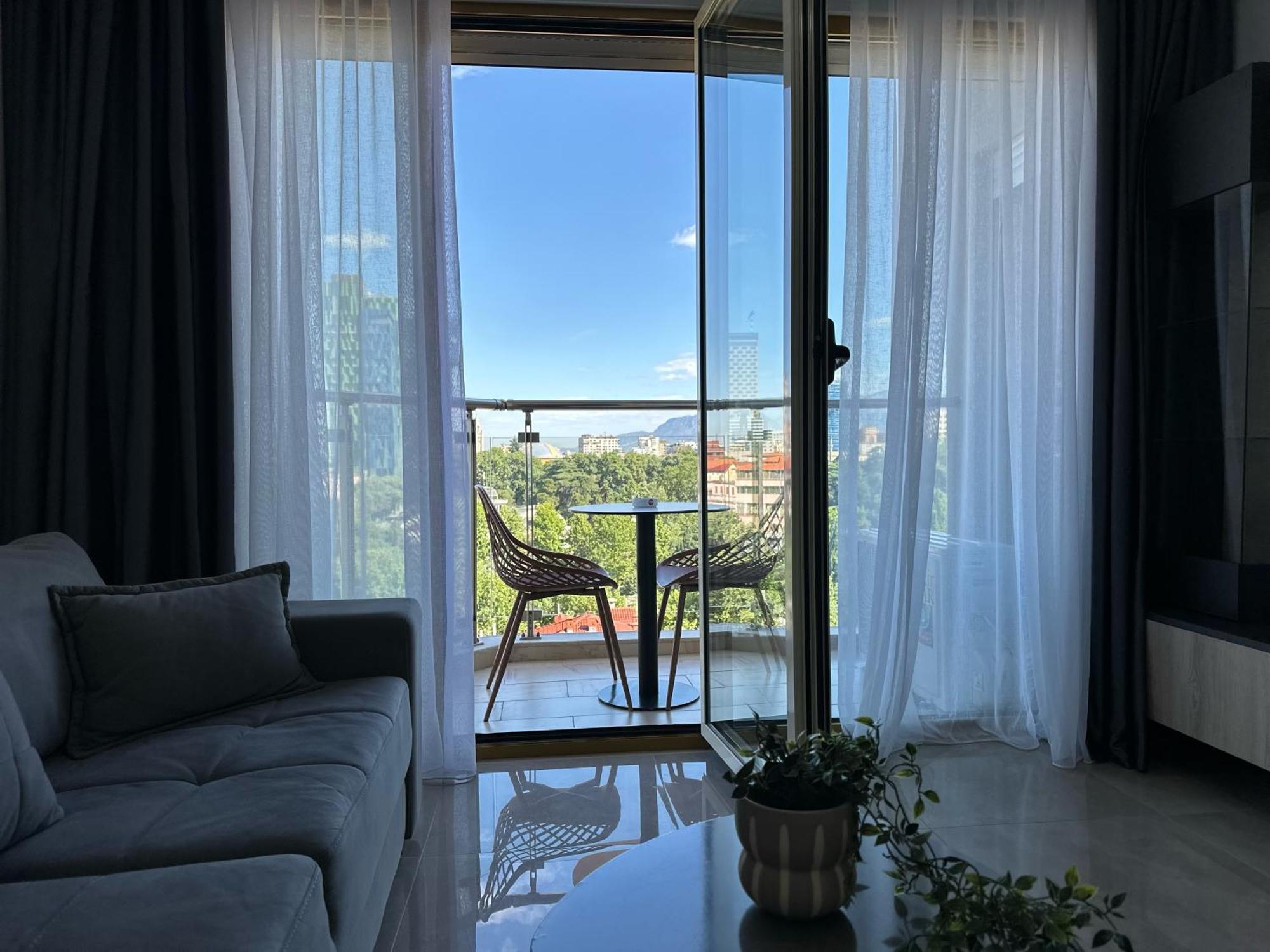 Mulaj Hotel Тирана Екстер'єр фото
