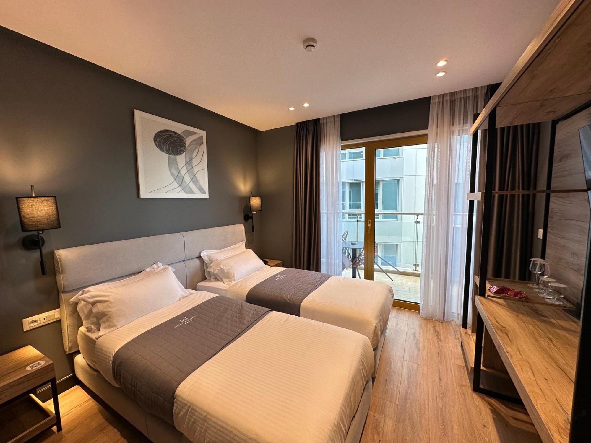 Mulaj Hotel Тирана Екстер'єр фото