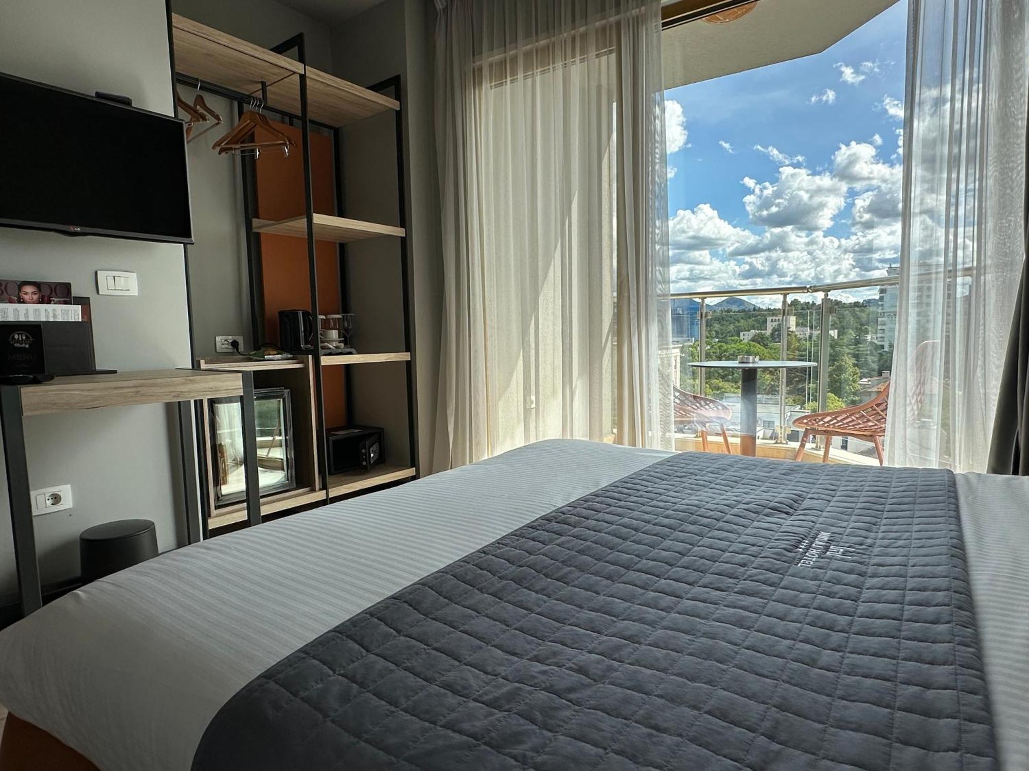 Mulaj Hotel Тирана Екстер'єр фото