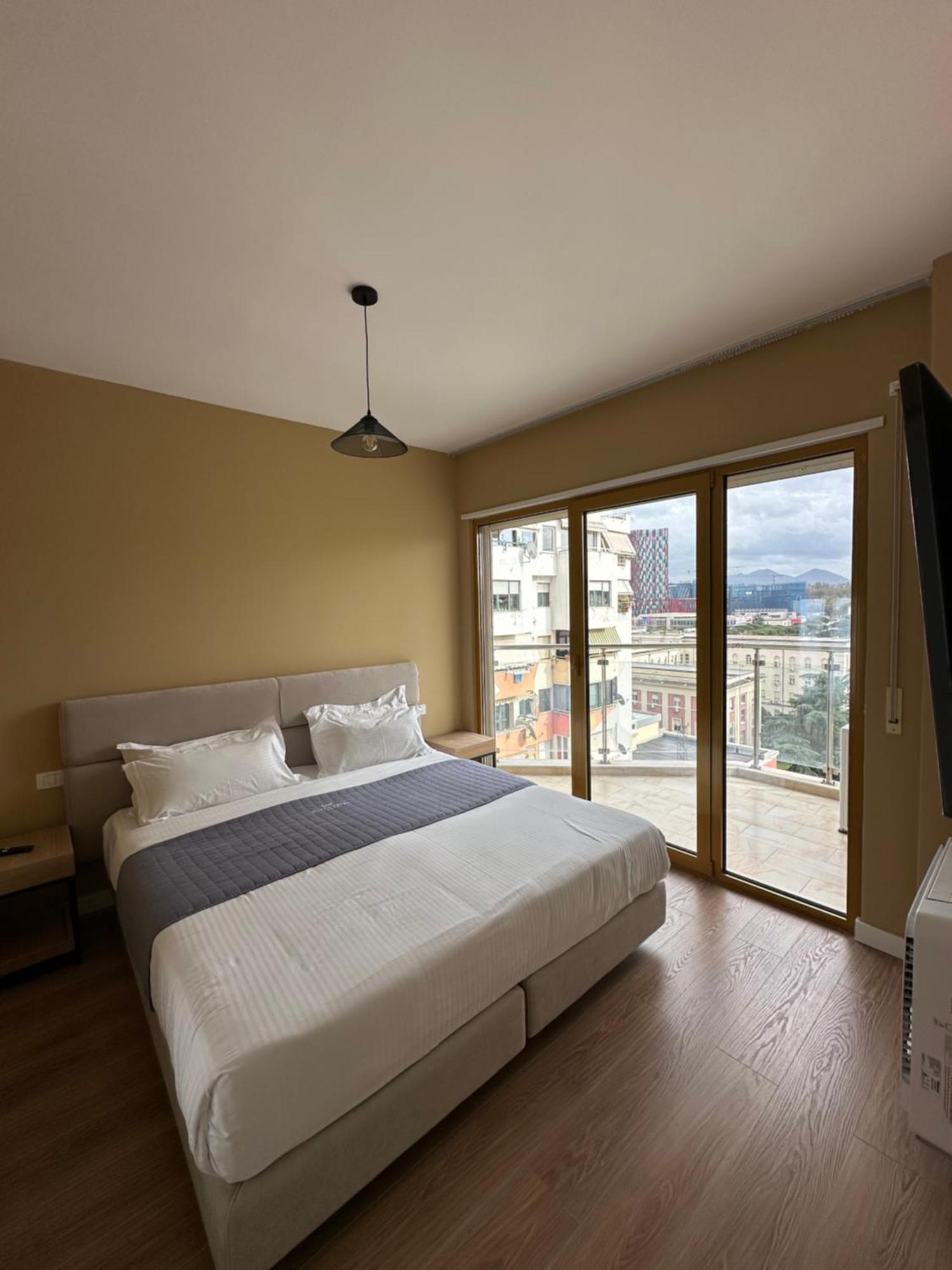 Mulaj Hotel Тирана Екстер'єр фото