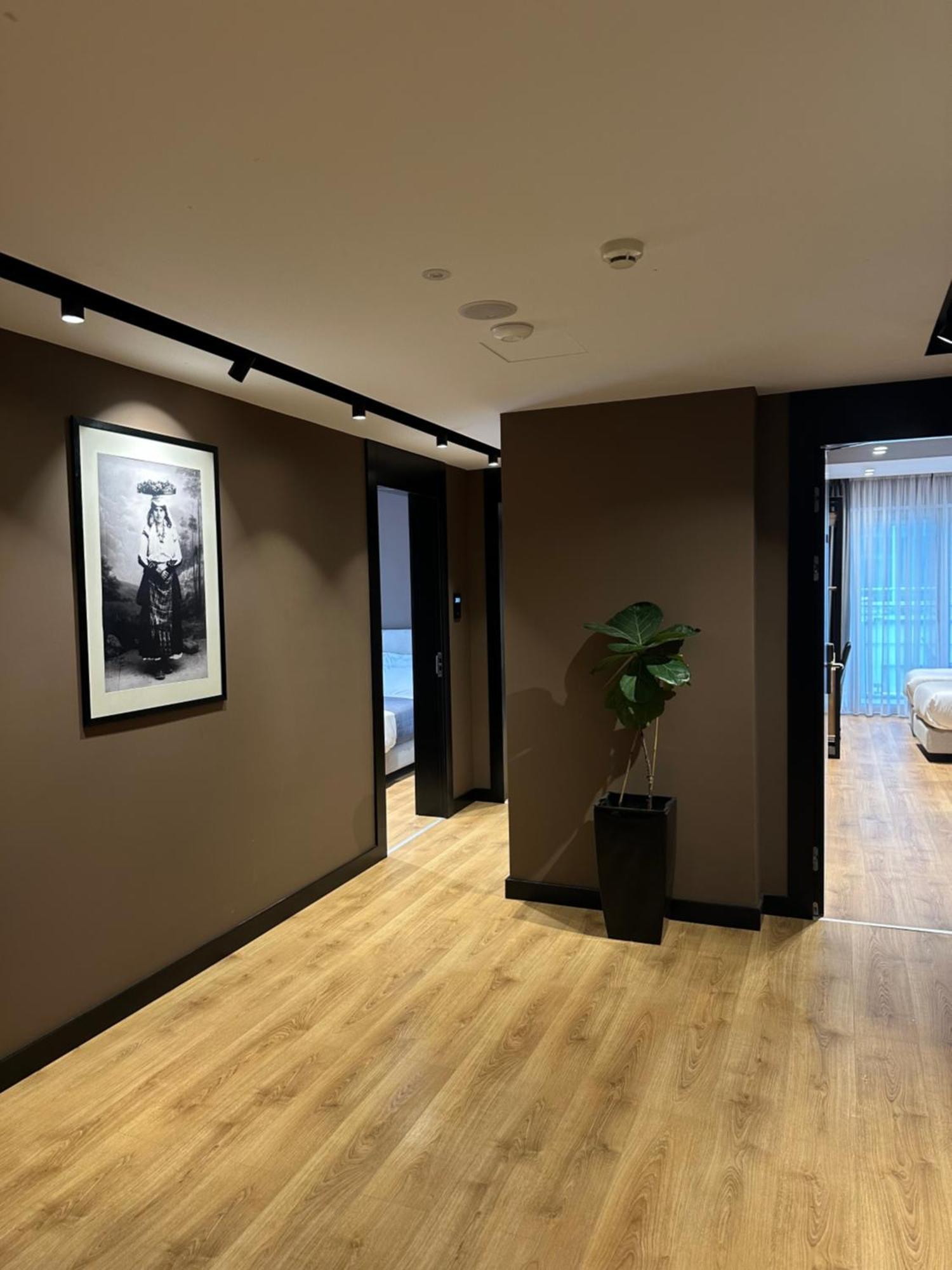 Mulaj Hotel Тирана Екстер'єр фото