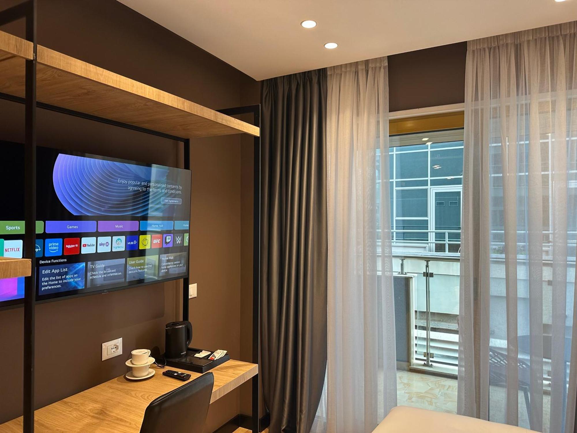 Mulaj Hotel Тирана Екстер'єр фото